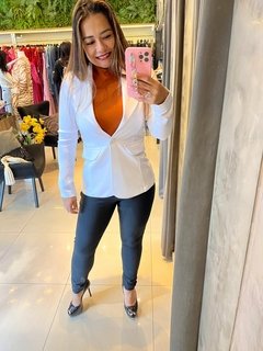 Blazer botão branco