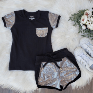 Conjunto canelado Black ( blusa, shorts com detalhes em paetê)