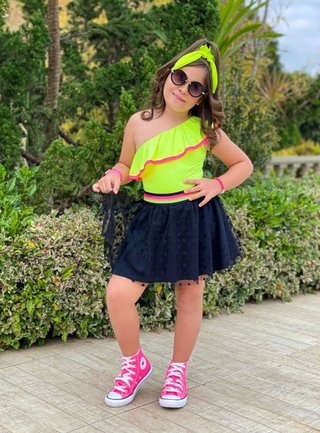 Conjunto Neon ( saia com shorts por baixo, body . Acessórios não acompanha)