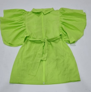 Vestido neon ( em tricoline com manga fluída e zíper frontal, acompanha cinto de tecido)