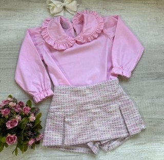 Conjunto com shorts saia ( camisa em tricoline, shorts saia)