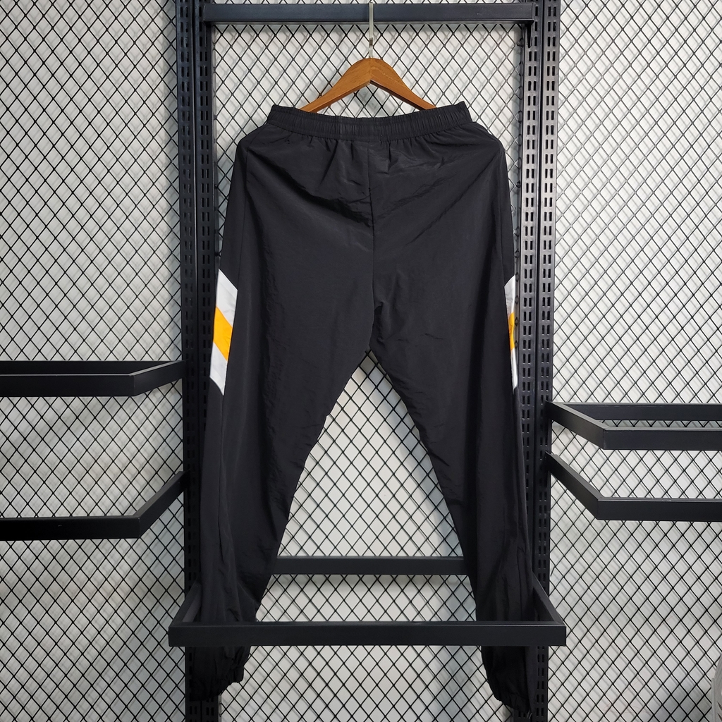 Calça Corta Vento Juventus 2023/2024 Adidas Icon Preta Masculino