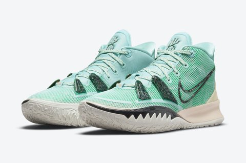 Green and sales white kyrie 5