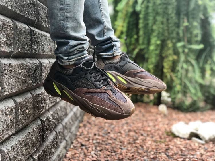 Adidas yeezy 700 preço sales