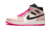 Tênis Air Jordan 1 Retro Mid SE "Crimson Tint/Hyper Pink" - Dunk - Especialista em Sneakers, NBA, Jerseys, Futebol e Mais.