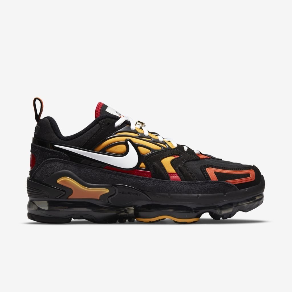 Nike vapormax flyknit black and best sale orange
