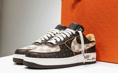 tenis louis vuitton cinza preto vermelho