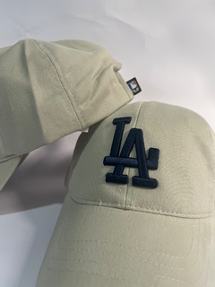 Los Angeles - Beige bordado azul - comprar online