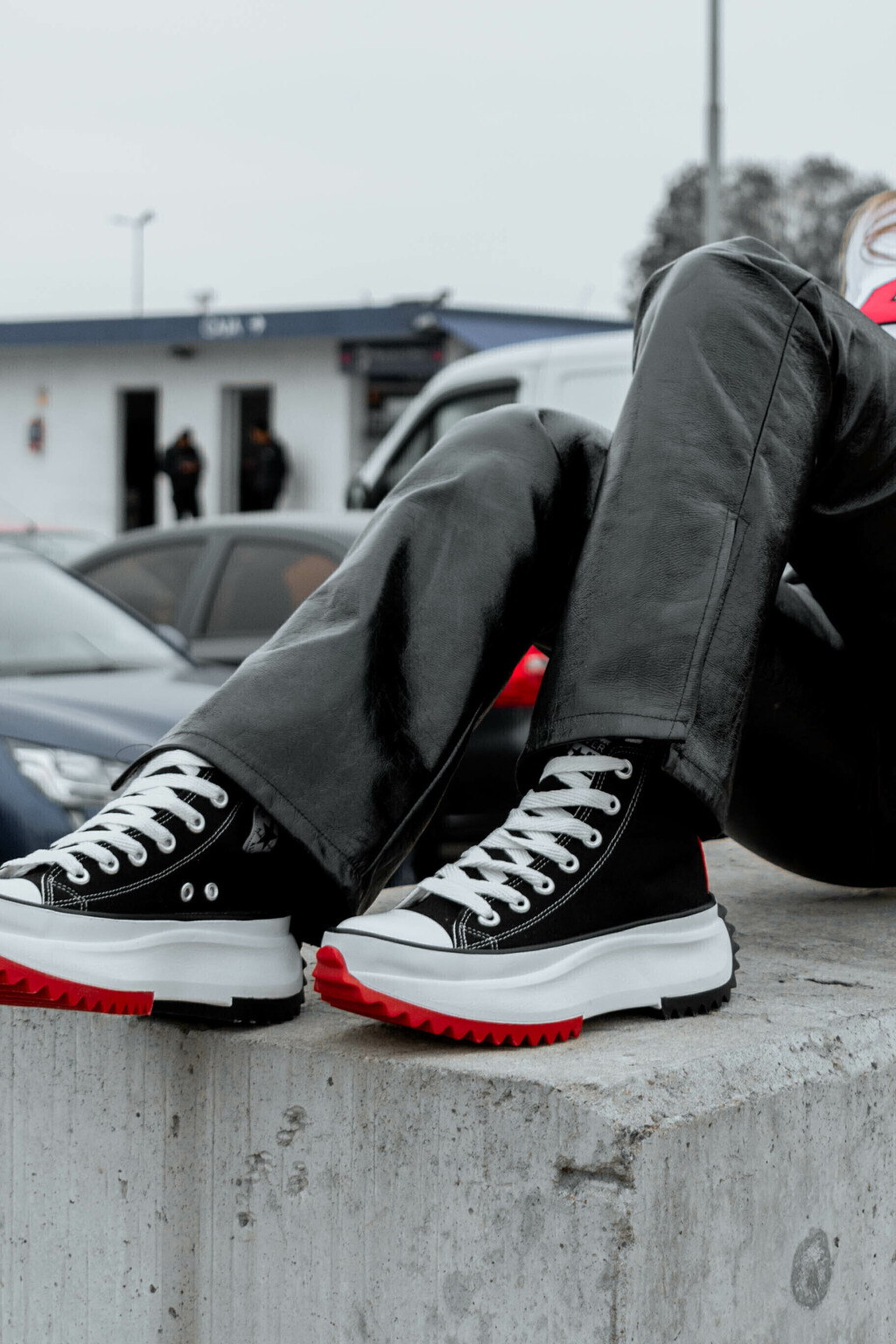 Converse negros botita cheap