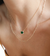 Colar esmeralda retangular com zircônias dourado banhado na internet