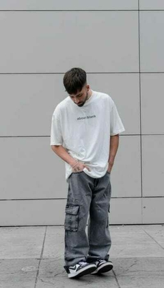Jean Hombre Mom Cargo Gris Oversized Estilo y Comodidad
