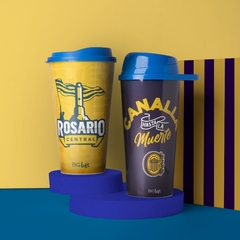 Vaso Rosario Central con tapa café y packaging en internet