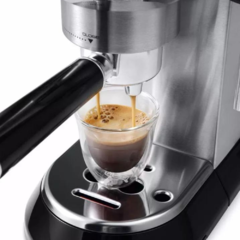 Cafetera Express Delonghi Dedica Ec-685 15 Bares