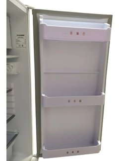 Heladera Kanji 240 Litros 2 Estantes Con Congelador Clase A - HogarStore