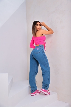 Calça Mom Jeans Faixa Rosa Premium na internet