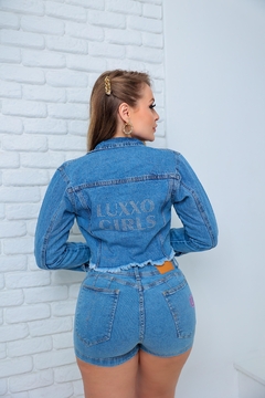 Jaqueta Jeans Luxxo Letreiro na internet