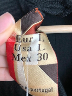 Remera negra Zara Comprar en CAMBIARTE