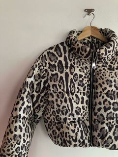 Campera puffer animal print - comprar online