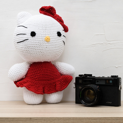Hello Kitty Vermelha em Amigurumi - comprar online