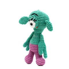 Boneco alienígena em amigurumi na internet