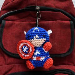 Chaveiro Capitão América em amigurumi - comprar online