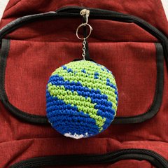 Chaveiro Planeta Terra em amigurumi - comprar online