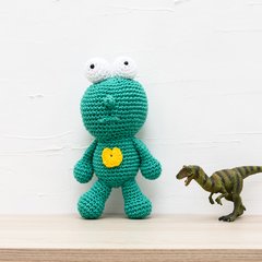 Boneco Et coração em amigurumi - loja online