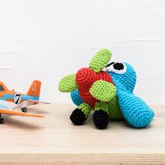 Avião em amigurumi na internet