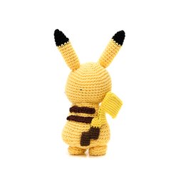 Pokemon Pikachu médio em amigurumi - Art Familiar Artesanato