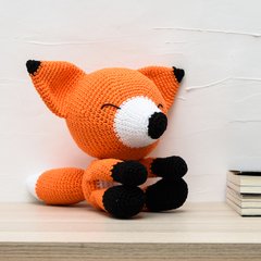 Raposa soneca em amigurumi - comprar online