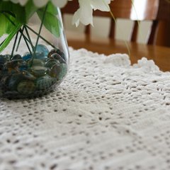 Caminho de mesa Flores em crochê na internet