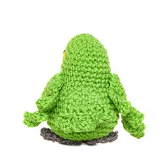 Papagaio verde e amarelo em amigurumi - Art Familiar Artesanato