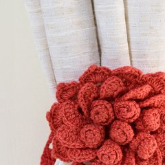 Prendedor de cortina em crochê Flor de Mayo - comprar online