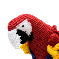 Arara vermelha e amarela em amigurumi - comprar online