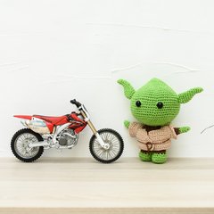 Baby Yoda em amigurumi - loja online