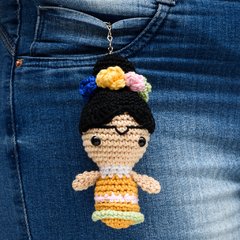 Chaveiro Frida Kahlo em amigurumi na internet