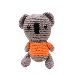 Coala de Camisa Laranja em Amigurumi