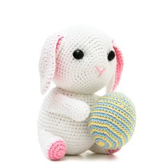 Coelho com ovo em amigurumi na internet