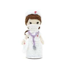 Boneca Enfermeira em amigurumi