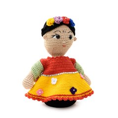 Frida Kahlo peso de porta em amigurumi na internet