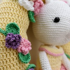 Guirlanda Coelhinha de vestido em amigurumi - loja online