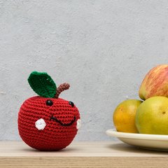 Maçã em amigurumi na internet