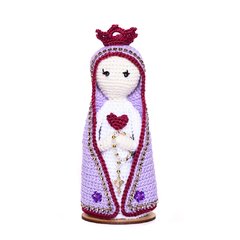 Nossa Senhora Lilás em amigurumi