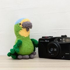 Papagaio médio em amigurumi - loja online