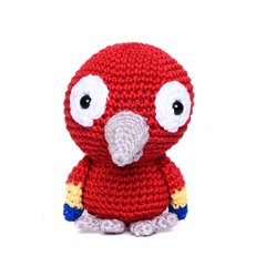 Papagaio vermelho em amigurumi