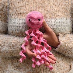 Polvo pink para newborn em amigurumi - comprar online