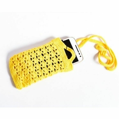 Porta celular amarelo de pescoço - comprar online