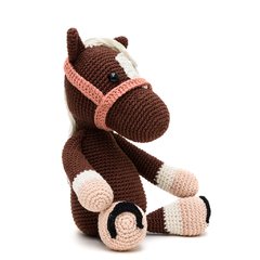 Cavalo tordilho marrom em amigurumi na internet