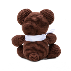 Urso marrom em amigurumi na internet