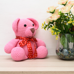 Urso Rosa com Laço Vermelho em Amigurmi - loja online